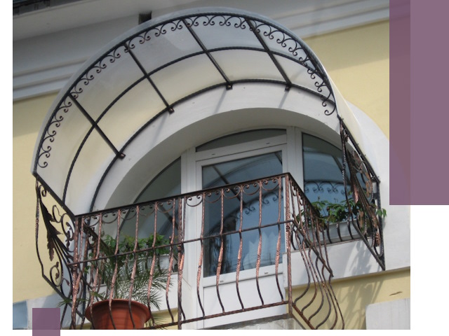 Козырьки над балконом в Дагестанских Огнях — изготовление и монтаж